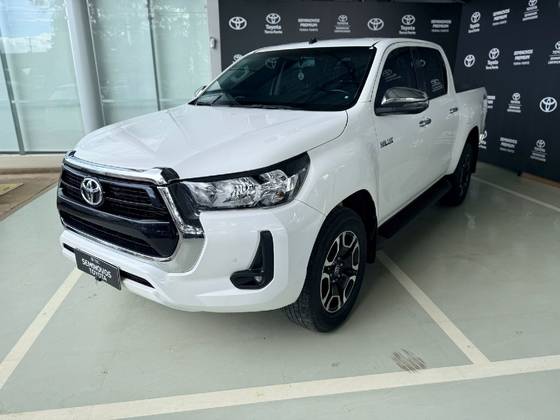 TOYOTA HILUX 2.8 D-4D TURBO DIESEL CD SRV 4X4 AUTOMÁTICO TOYOTA HILUX 2.8 D-4D TURBO DIESEL CD SRV 4X4 AUTOMÁTICO